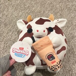 Zuru Snackles Bonnie cow Plush with Bubble Tea